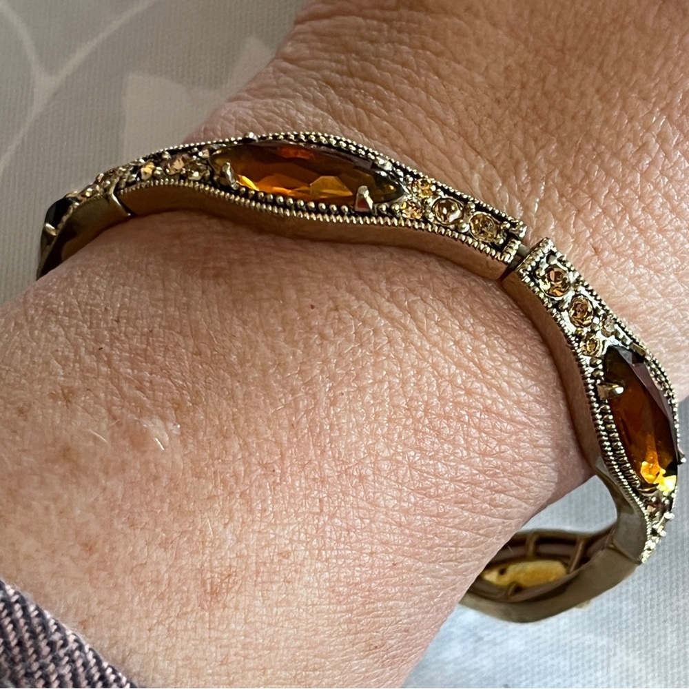 Monet bracelet elastic slip on 7.5” vintage